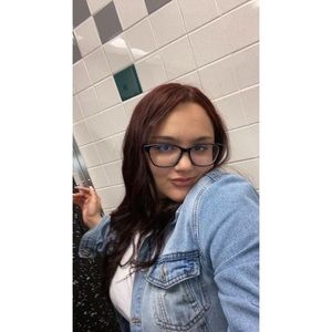 Meet your Posher, Marcela